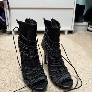 Liliana Black Lace-Up Heeled Boots